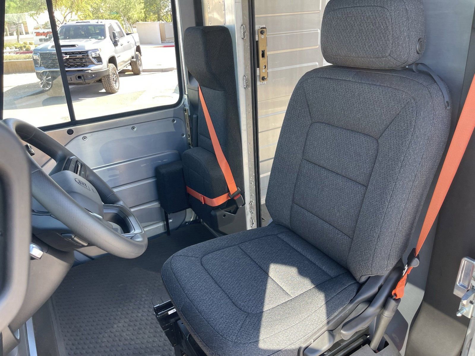 Used 2024 Chevrolet Brightdrop 400 w/ Commercial Equipment Package AWD/4WD image 22