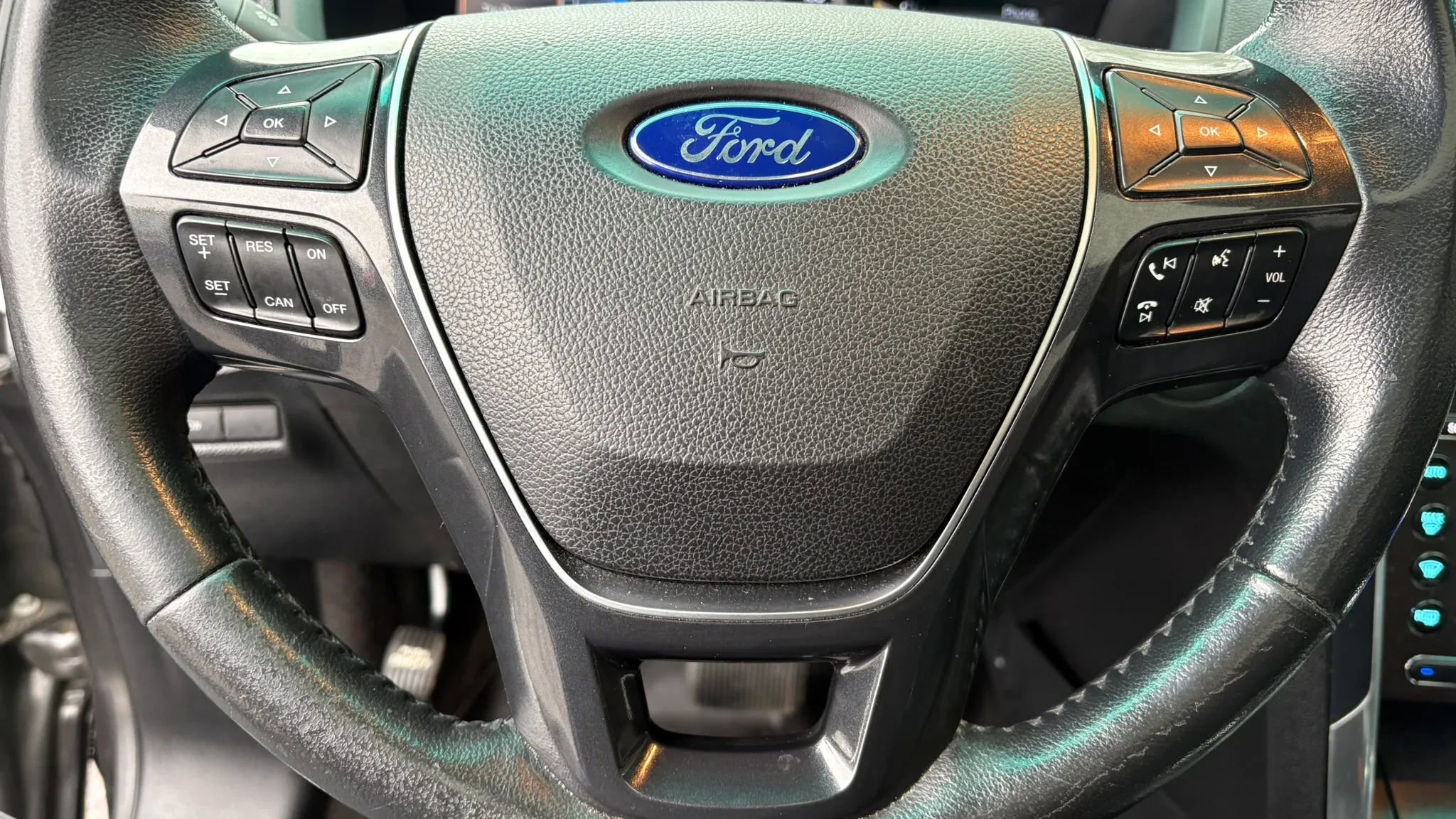 Used 2016 Ford Explorer Limited w/ Equipment Group 301A AWD/4WD image 17