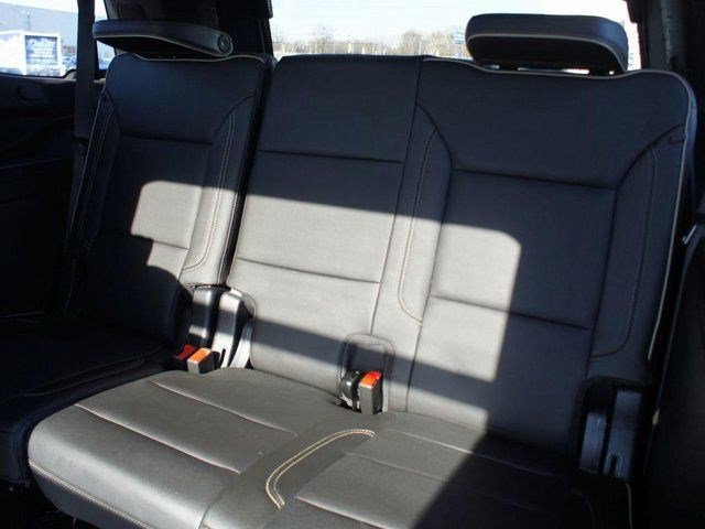 Used 2021 Chevrolet Tahoe Premier w/ Premium Package image 16