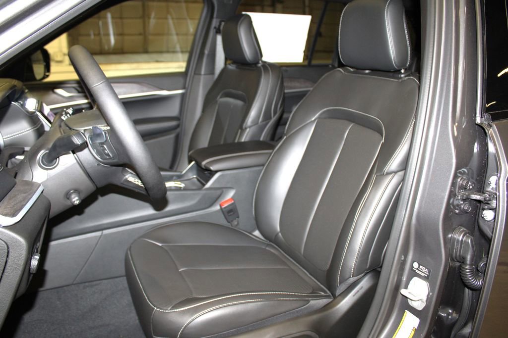 New 2025 Jeep Grand Cherokee Limited w/ Luxury Tech Group II image 22