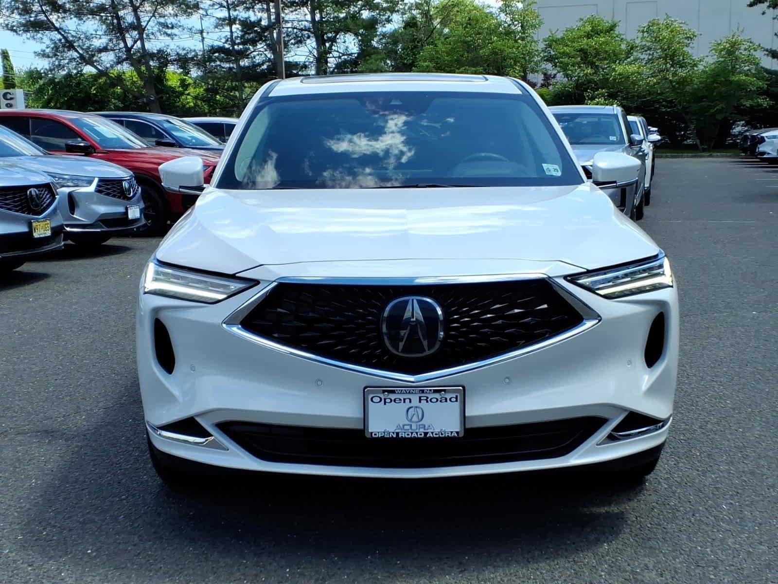 Used 2024 Acura MDX SH-AWD w/ Technology Package image 2