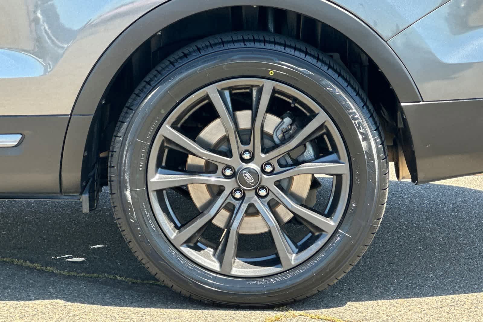 Used 2017 Ford Explorer XLT w/ Equipment Group 202A FWD image 32