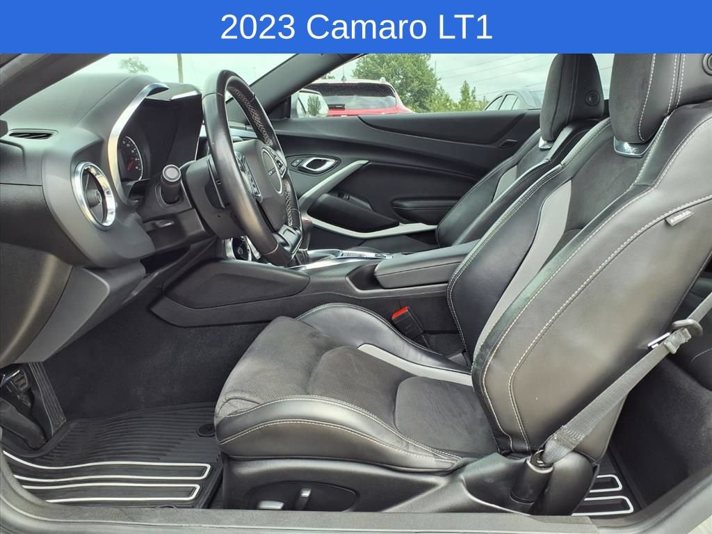 Used 2023 Chevrolet Camaro LT w/ Technology Package RWD image 10
