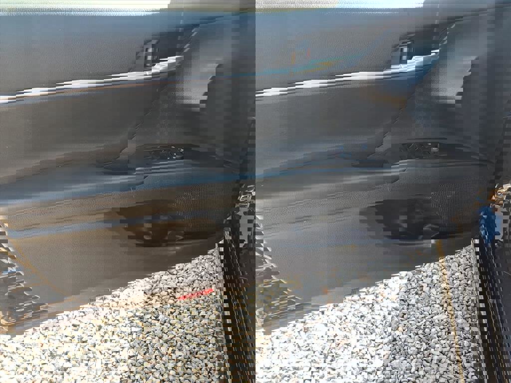 Used 2023 Toyota Camry SE image 16