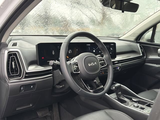 Used 2025 Kia Sorento S w/ Panoramic Sunroof Package image 7