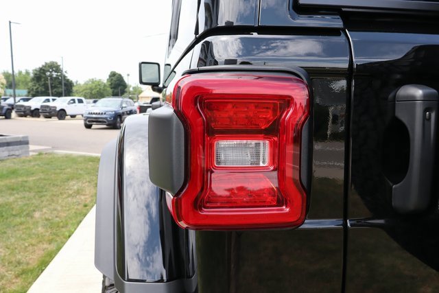 New 2025 Jeep Wrangler Unlimited Rubicon 392 image 38