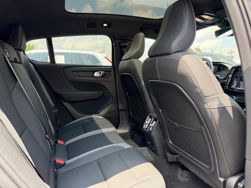 Certified 2023 Volvo C40 Recharge Core w/ Protection Package Premier AWD/4WD image 11