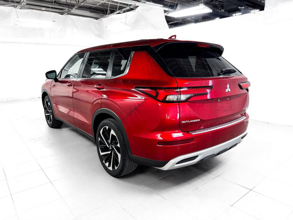 Used 2022 Mitsubishi Outlander 4WD SE image 4