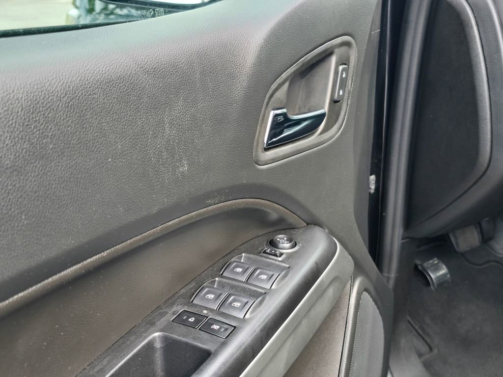 Certified 2022 Chevrolet Colorado LT RWD image 11