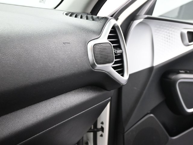Used 2020 Kia Soul LX FWD image 11