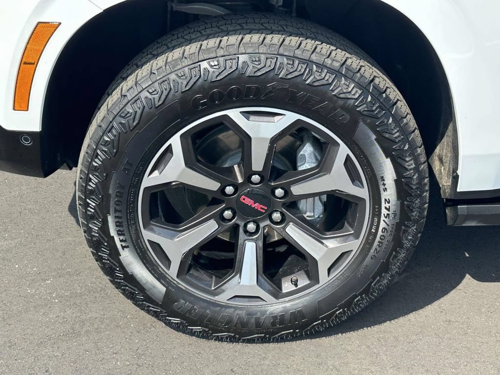 Used 2026 GMC Yukon XL AT4 Ultimate AWD/4WD image 8