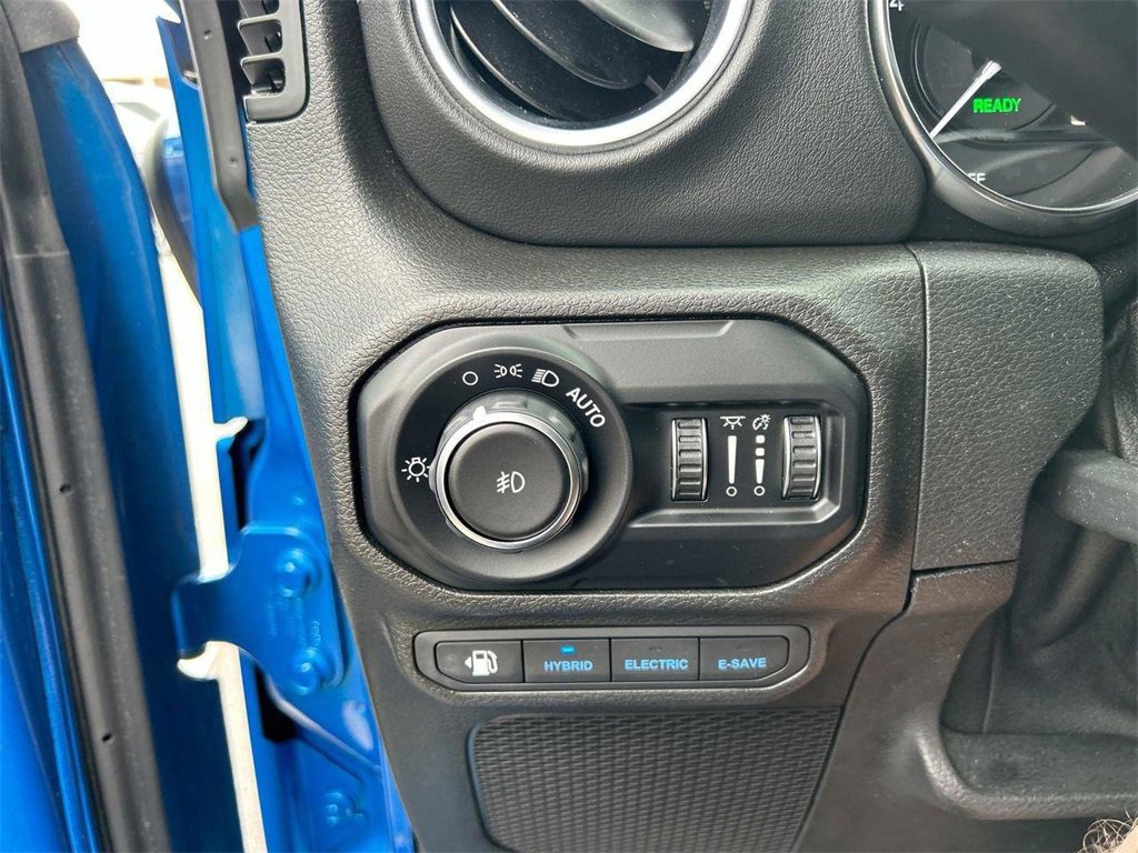 Used 2021 Jeep Wrangler Unlimited Sahara w/ Cold Weather Group image 22