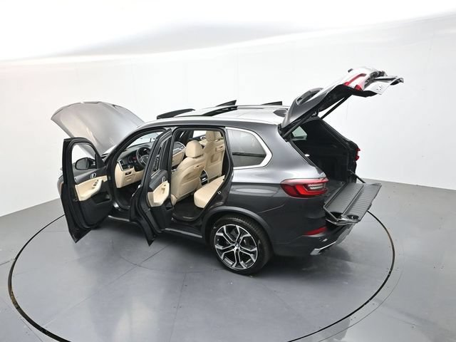Used 2022 BMW X5 xDrive40i w/ Executive Package AWD/4WD image 52
