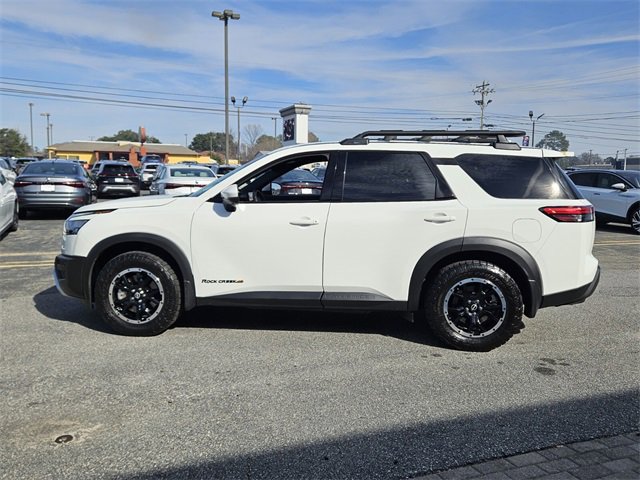 Used 2025 Nissan Pathfinder Rock Creek image 4