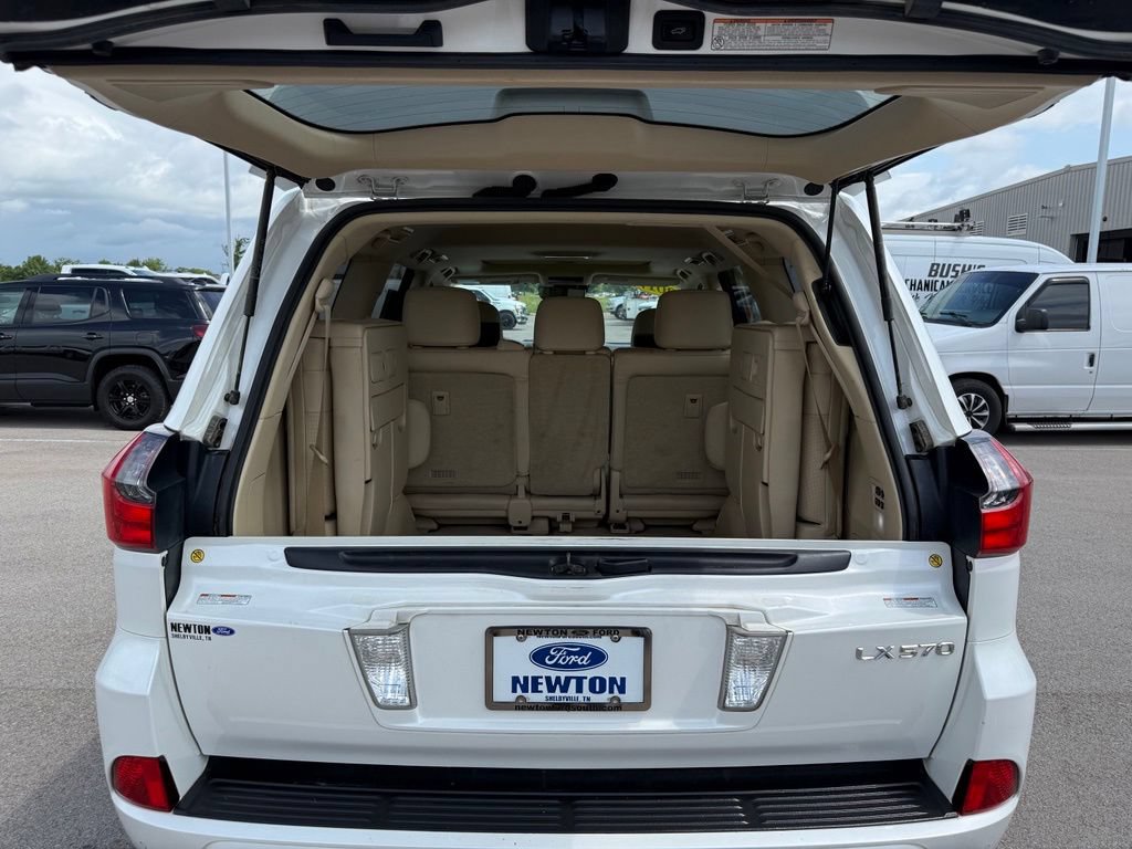 Used 2017 Lexus LX 570 4WD w/ Luxury Package image 37