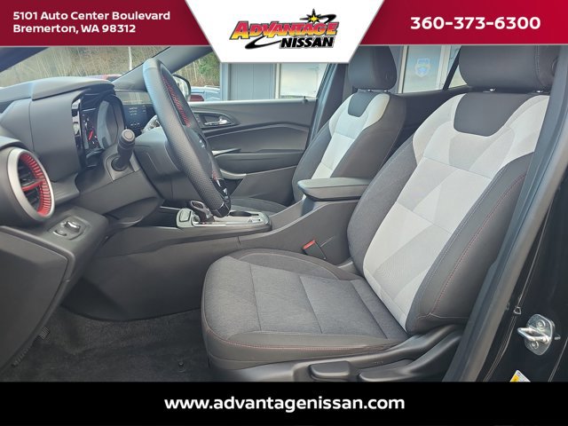 Used 2024 Chevrolet Trax RS FWD image 17