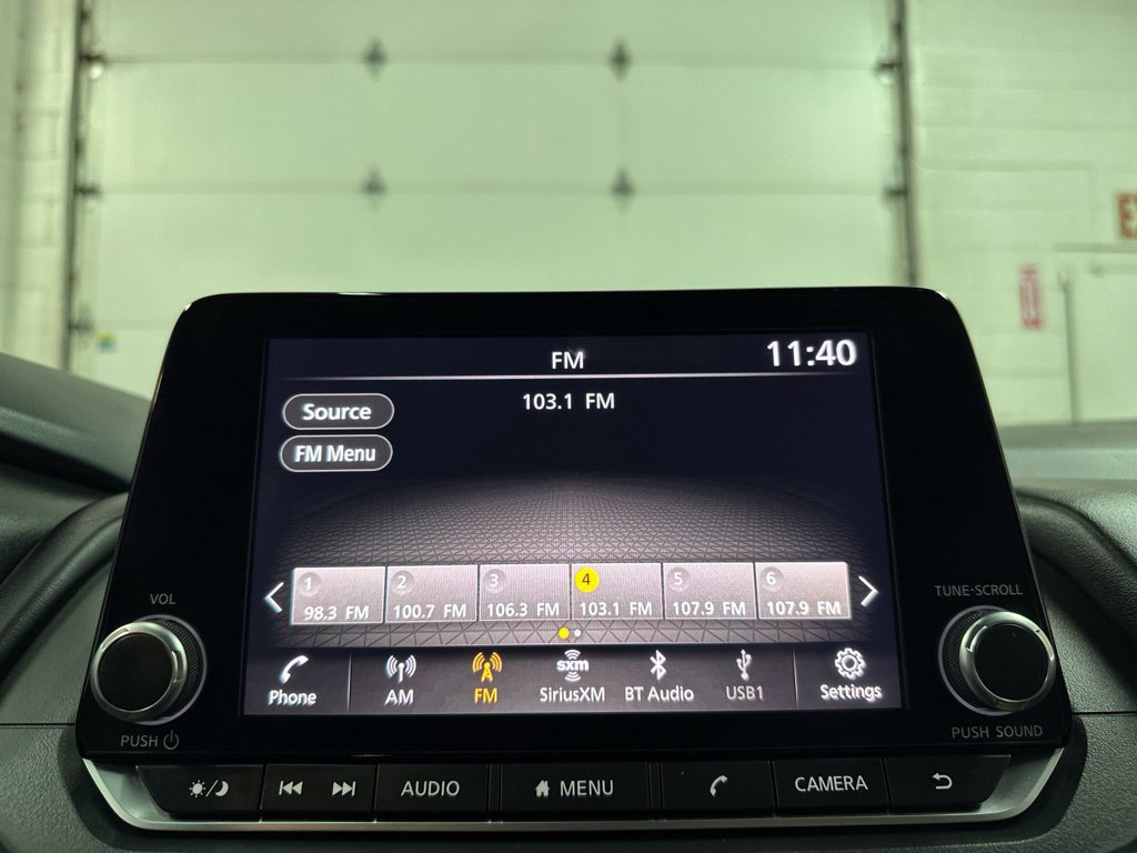 Used 2025 Nissan Rogue SV AWD/4WD image 27