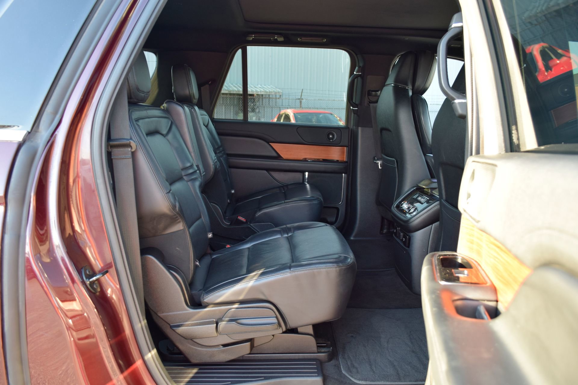 Used 2019 Lincoln Navigator L Reserve AWD/4WD image 24
