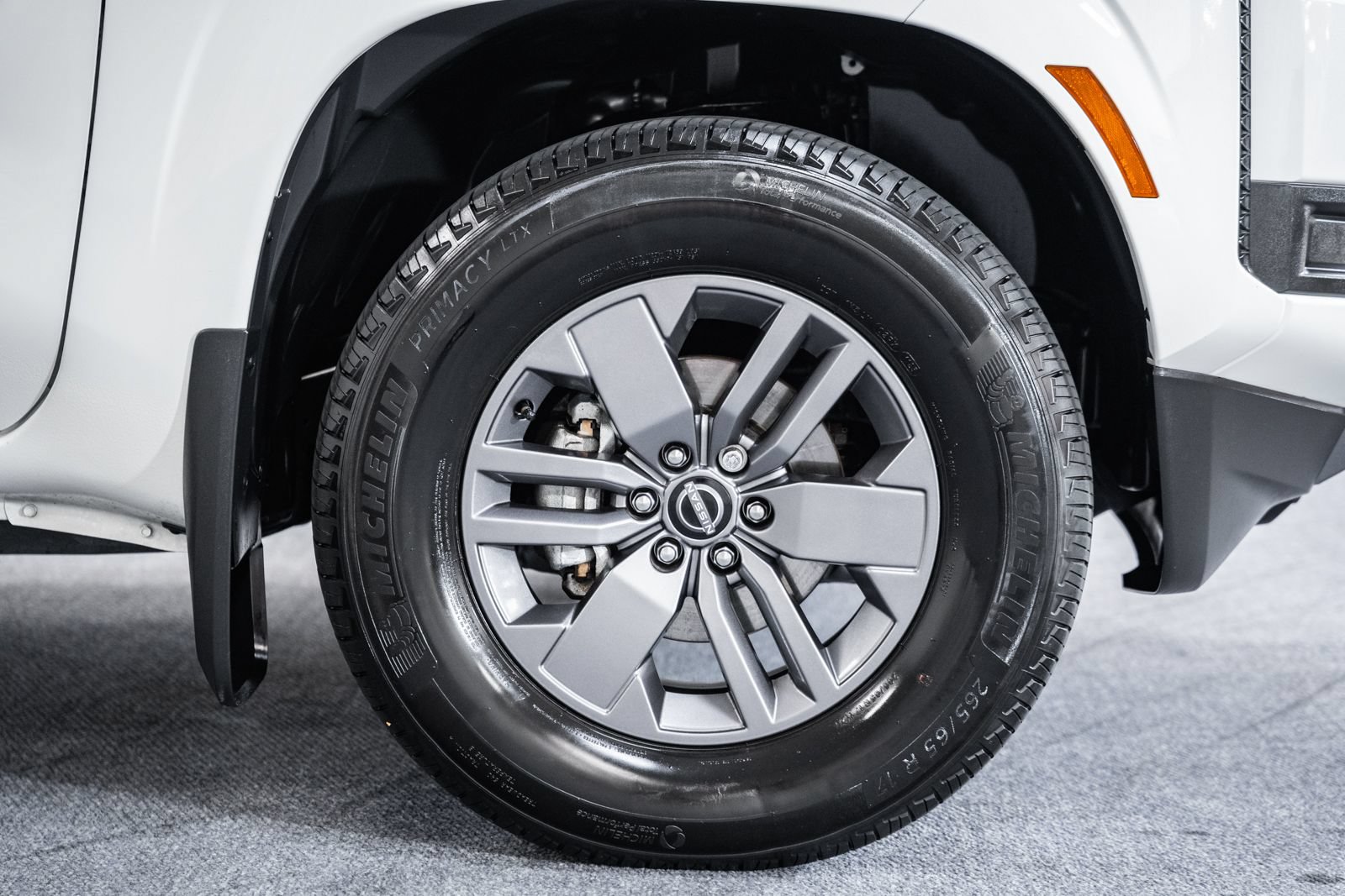 Used 2025 Nissan Frontier SV RWD image 14