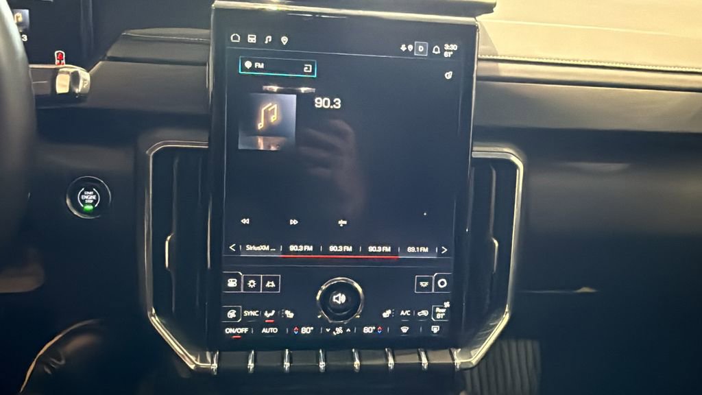 Used 2025 GMC Acadia Elevation w/ Elevation Premium Package image 27