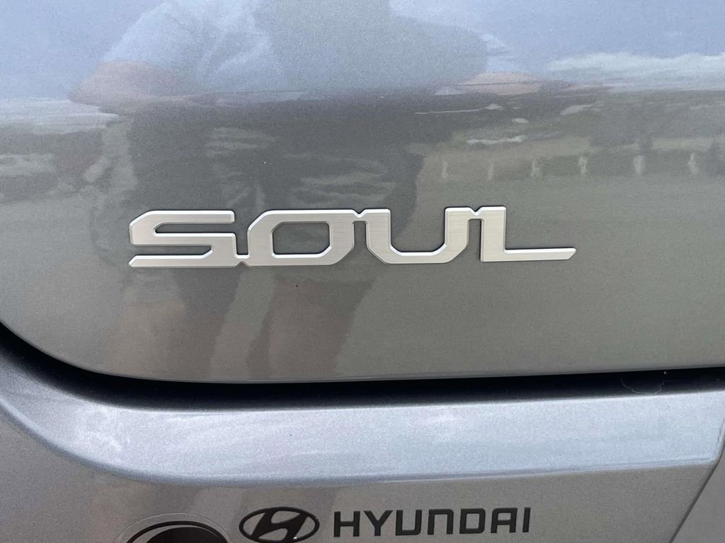 Used 2025 Kia Soul LX w/ LX Technology Package image 9