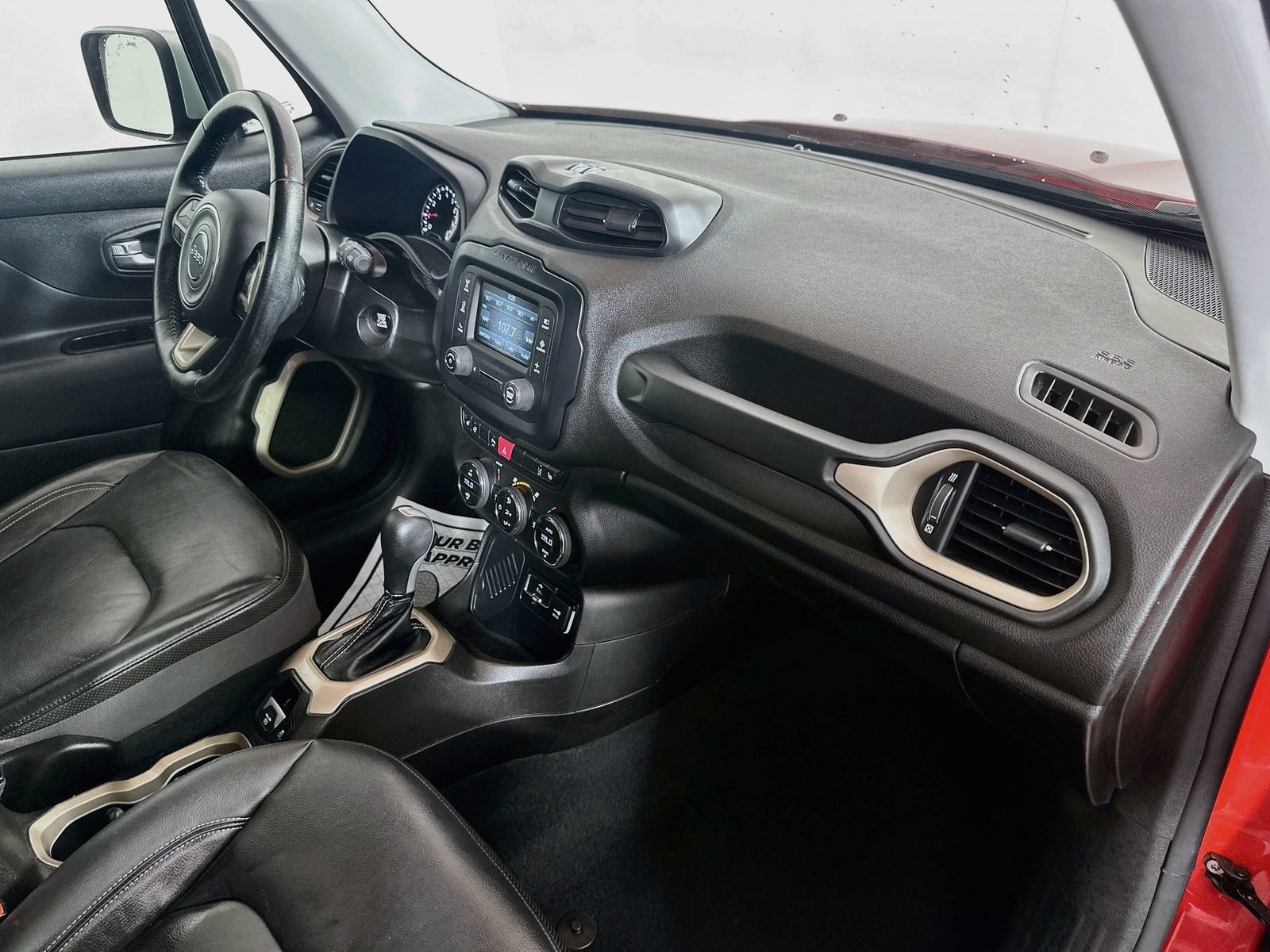 Used 2017 Jeep Renegade Limited w/ Advanced Technology Group FWD image 28