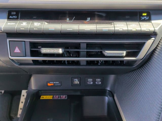 Used 2025 Toyota Camry SE w/ Convenience Package FWD image 21