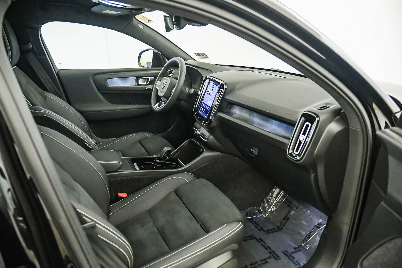 Certified 2023 Volvo C40 P8 Recharge Plus image 15