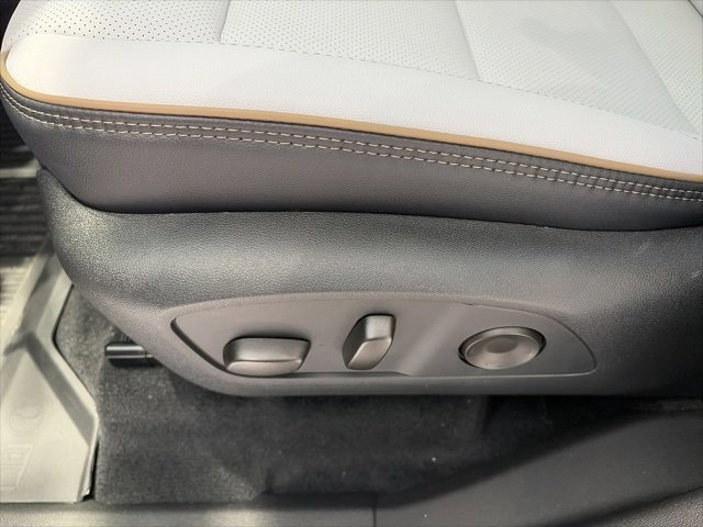 New 2026 Chevrolet Traverse High Country w/ LPO, Floor Liner Package image 13
