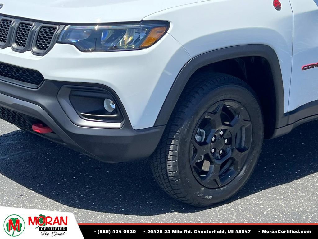 Used 2023 Jeep Compass Trailhawk w/ Trailhawk Convenience Group AWD/4WD image 8