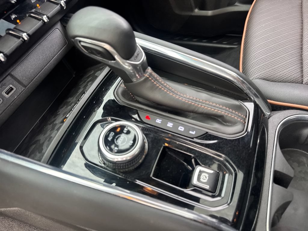 Used 2023 GMC Canyon AT4 w/ AT4 Premium Package AWD/4WD image 18