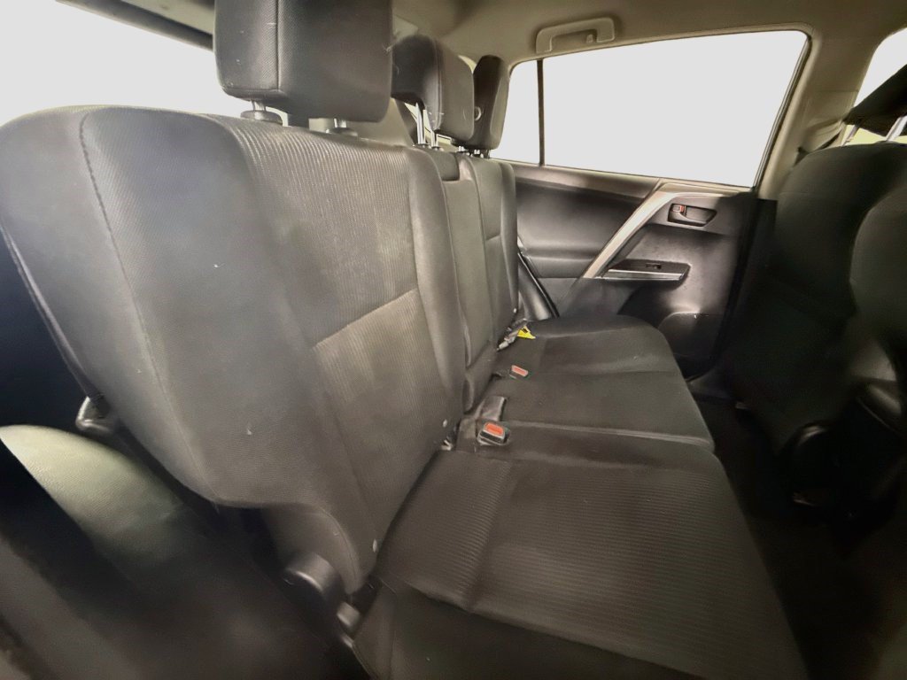 Used 2018 Toyota RAV4 LE FWD image 25