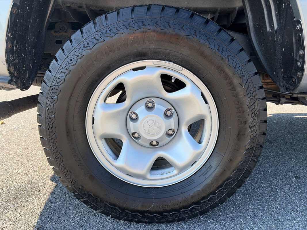 Used 2020 Toyota Tacoma SR AWD/4WD image 32