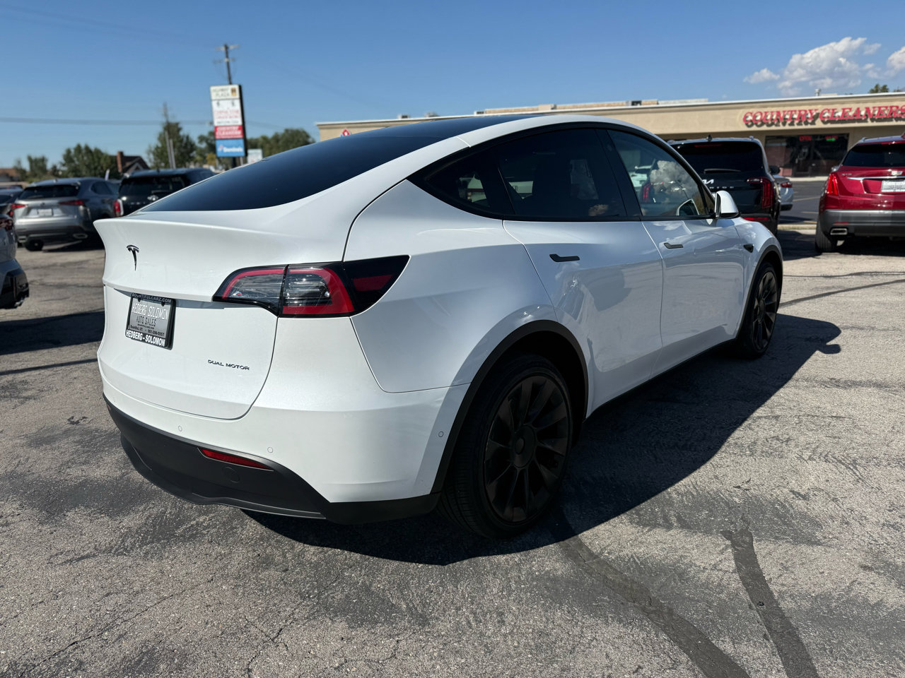 Used 2022 Tesla Model Y Long Range image 5