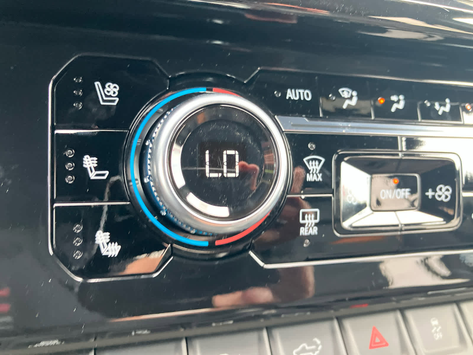 New 2026 GMC Sierra 2500 AT4 w/ AT4 Premium Plus Package image 32