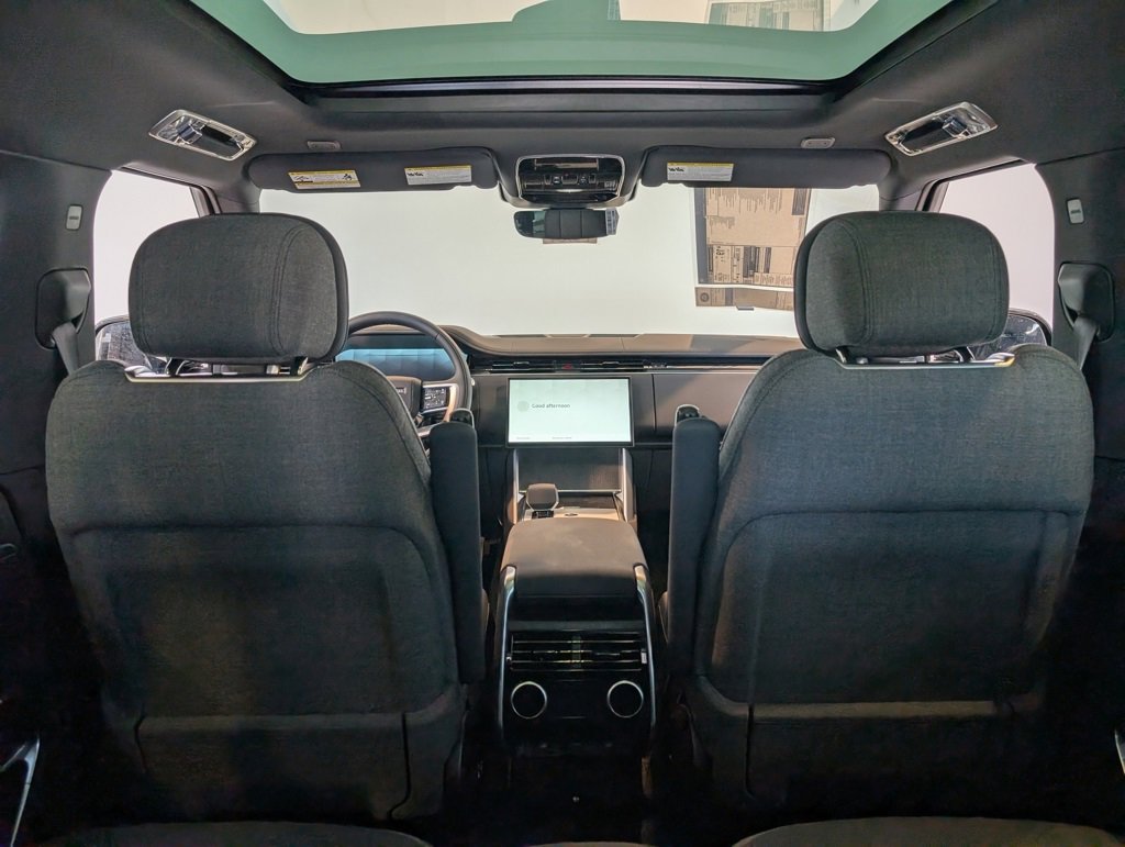 New 2025 Land Rover Range Rover SE image 32