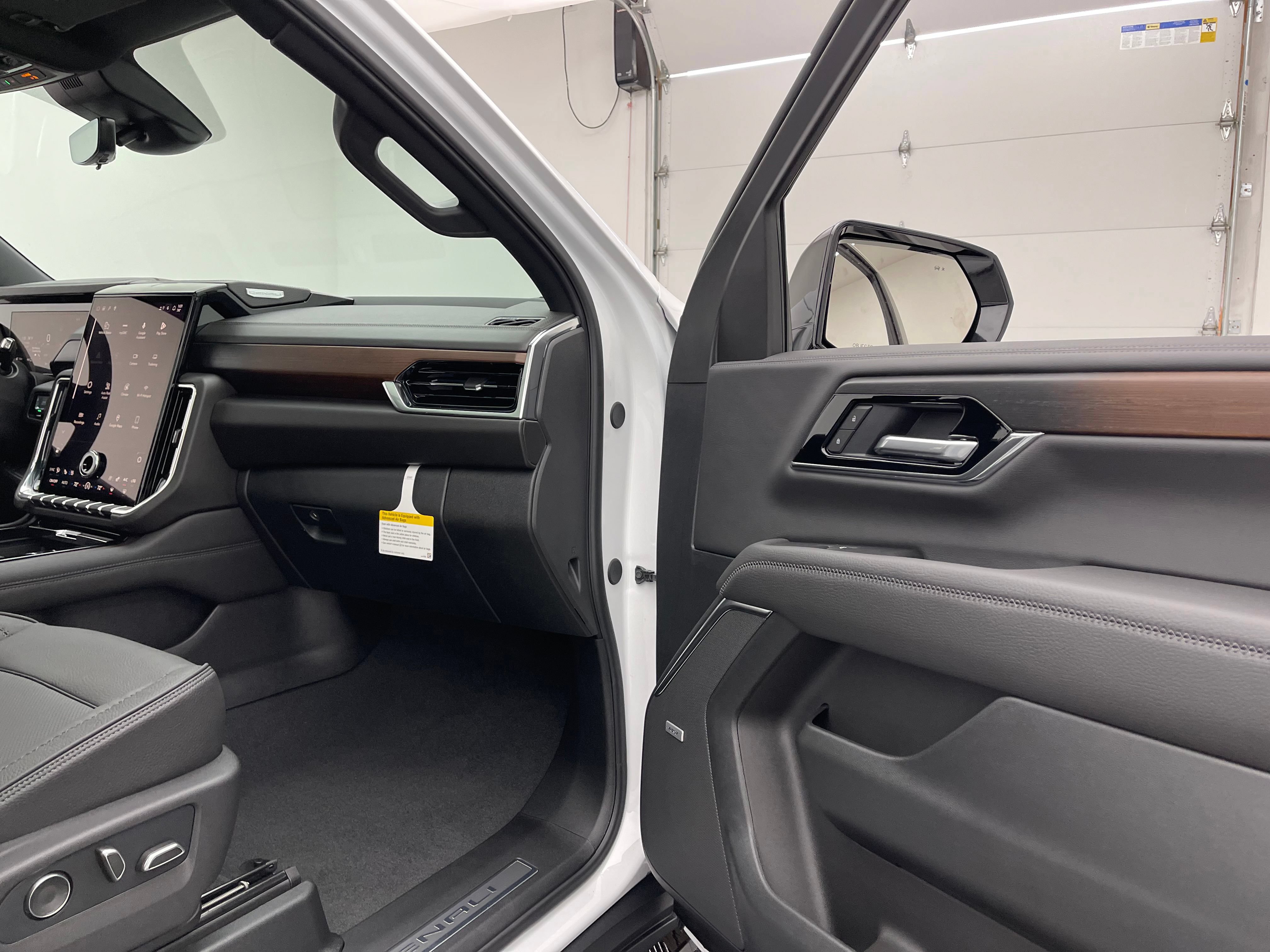 New 2026 GMC Yukon XL Denali w/ Denali Reserve Package AWD/4WD image 40