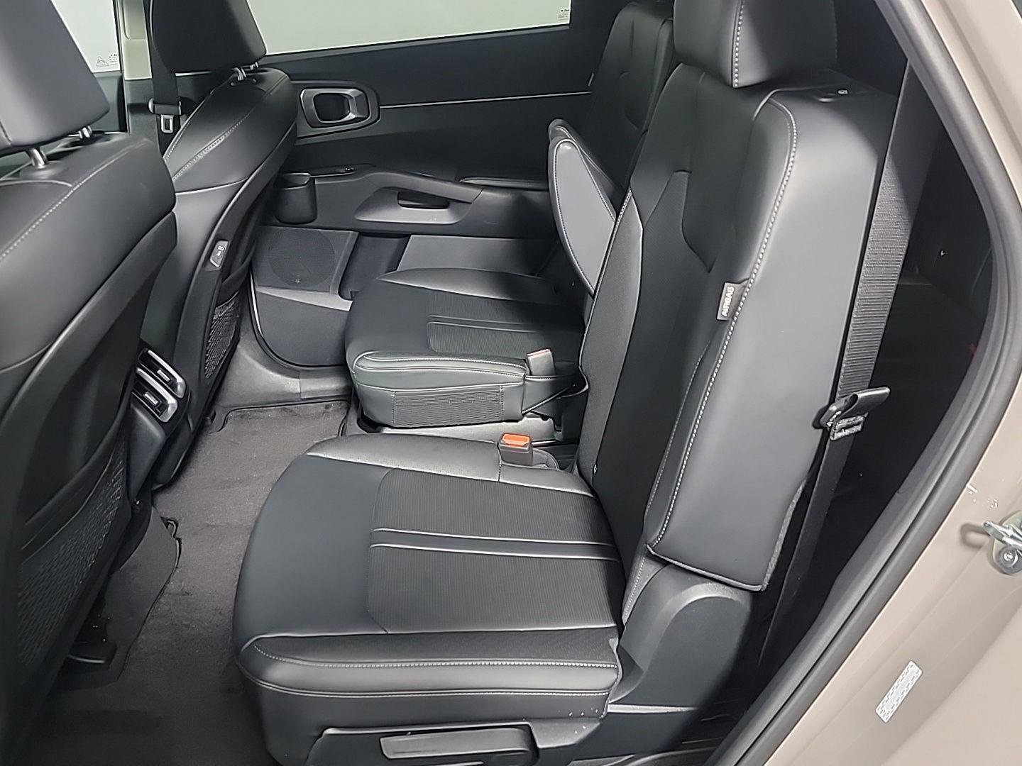 Used 2024 Kia Sorento X-Line EX image 17