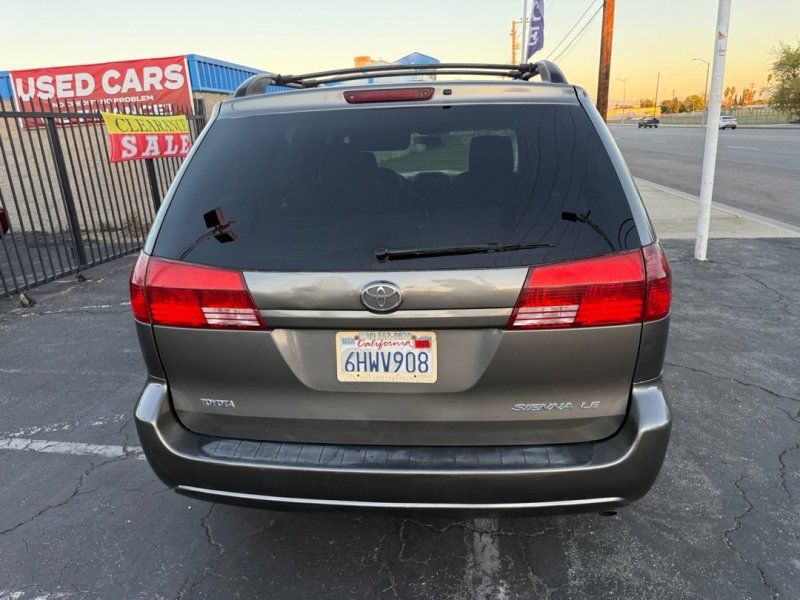 Used 2005 Toyota Sienna CE image 7