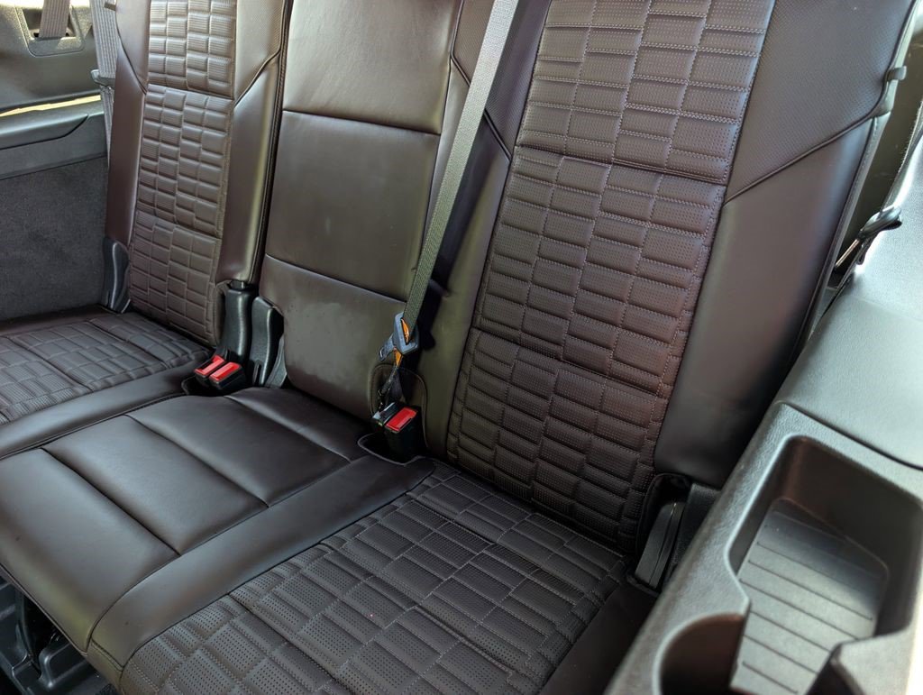 Certified 2023 Cadillac Escalade ESV V w/ LPO, Floor Liner Package AWD/4WD image 17