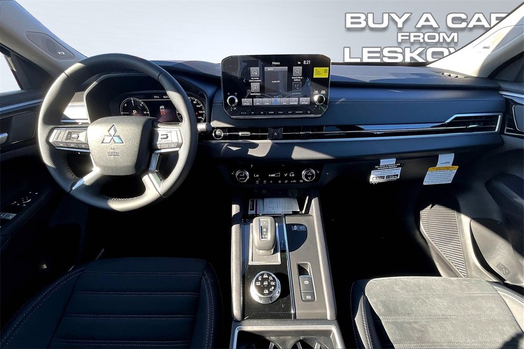 New 2025 Mitsubishi Outlander SE image 5
