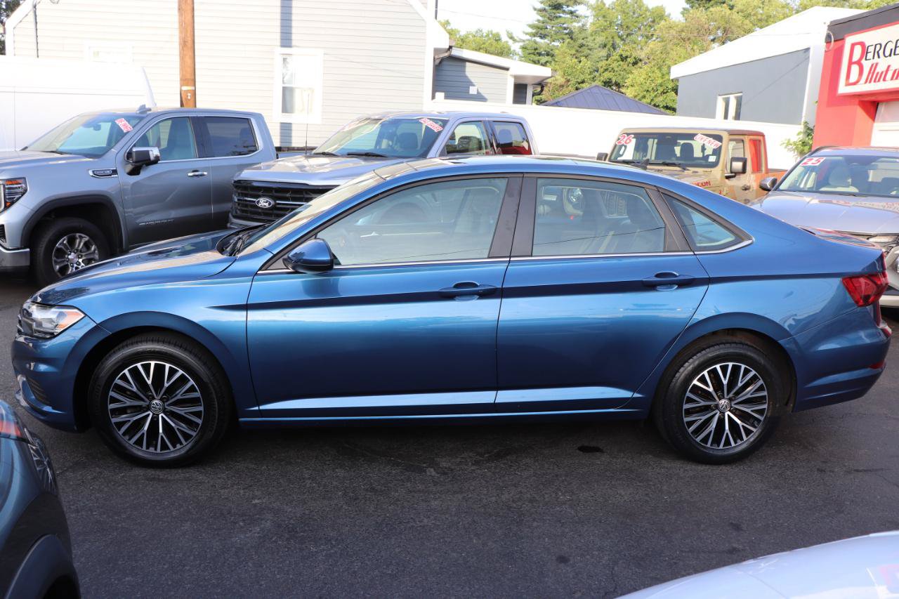 Used 2020 Volkswagen Jetta SE FWD image 2