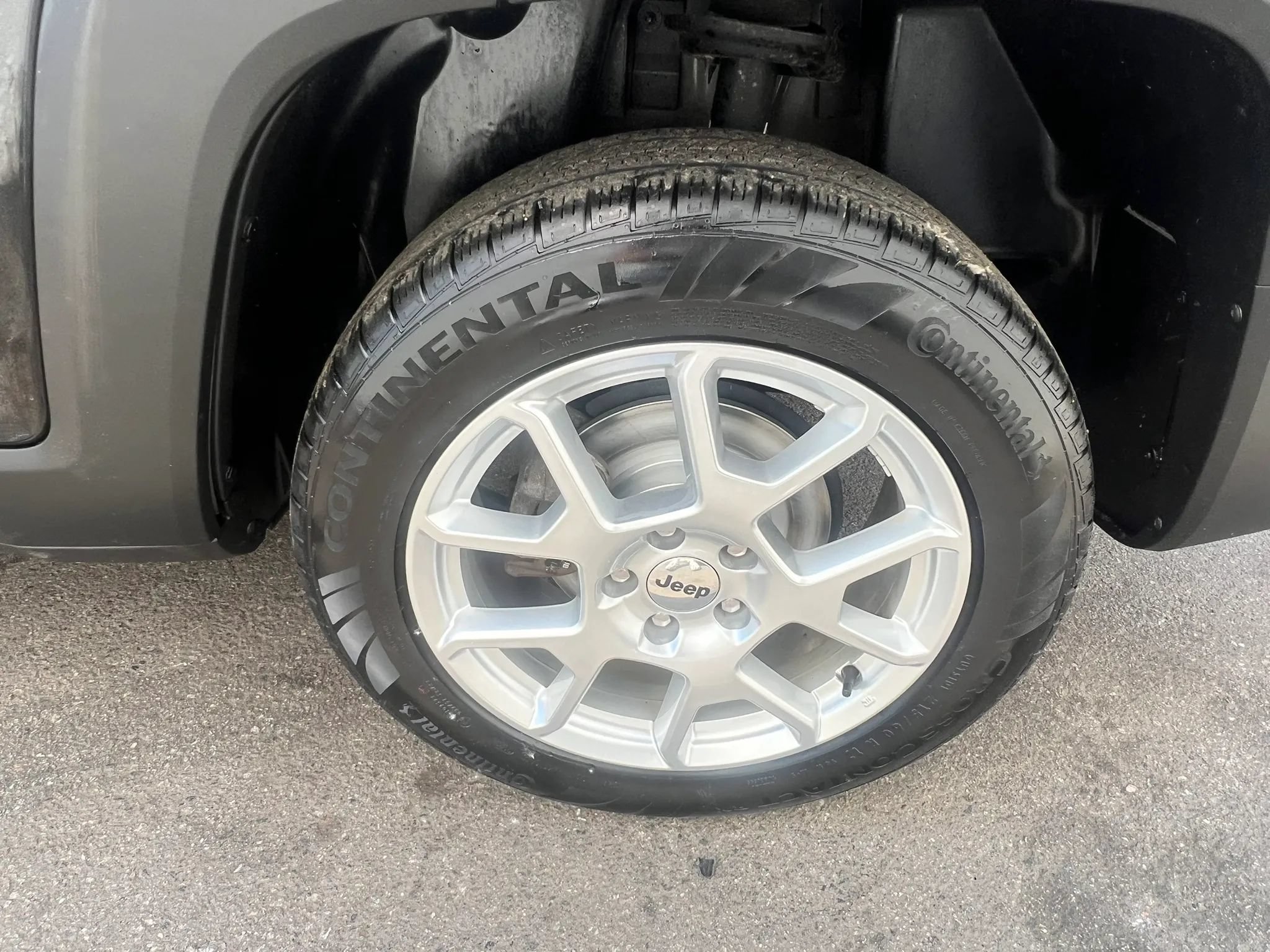 Used 2022 Jeep Renegade Latitude AWD/4WD image 11