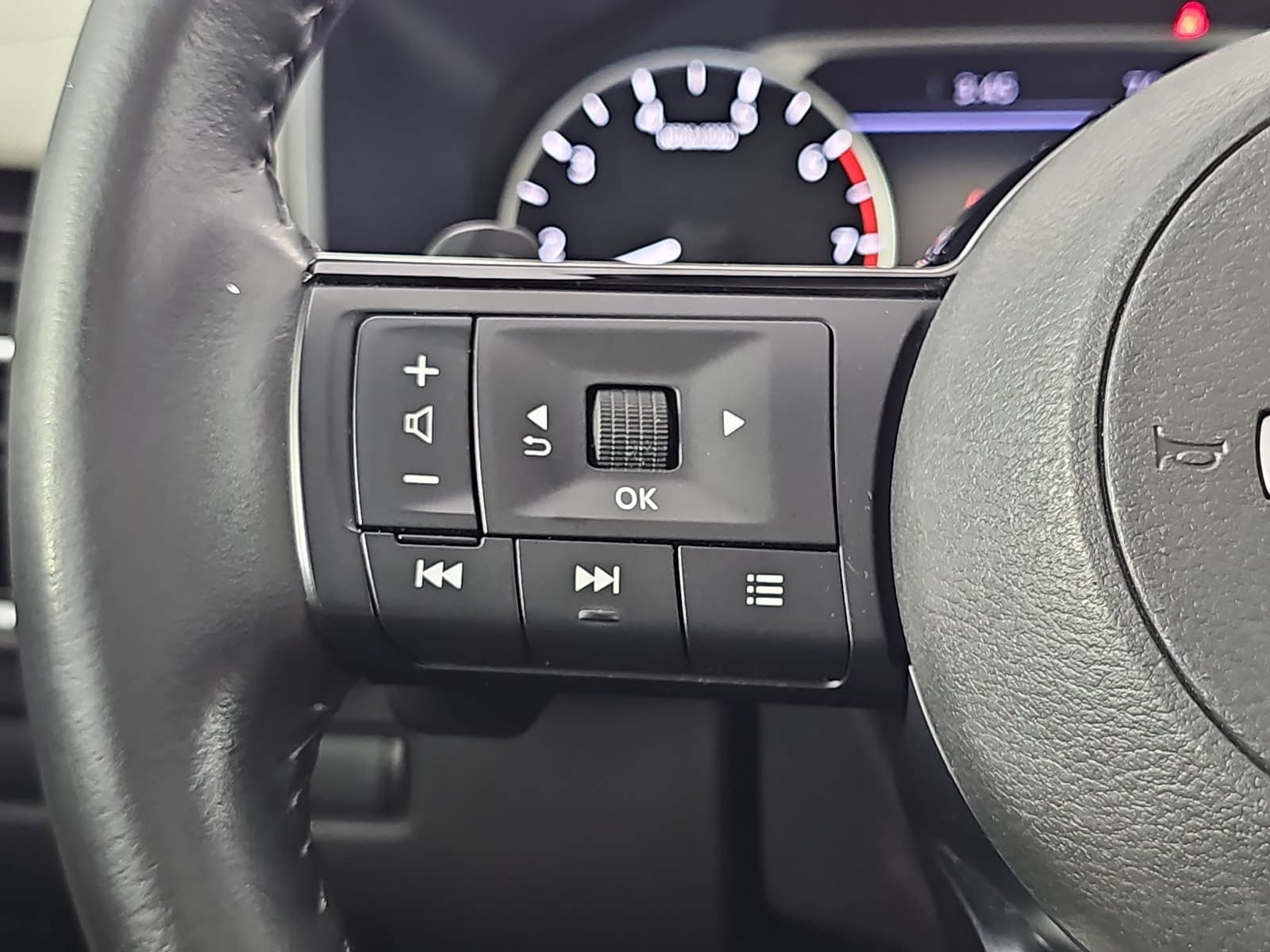 Used 2023 Nissan Rogue SL w/ SL Premium Package AWD/4WD image 17