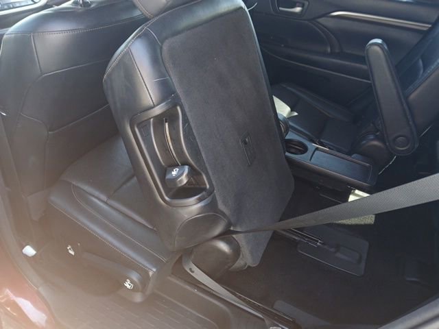 Used 2015 Toyota Highlander Limited image 38