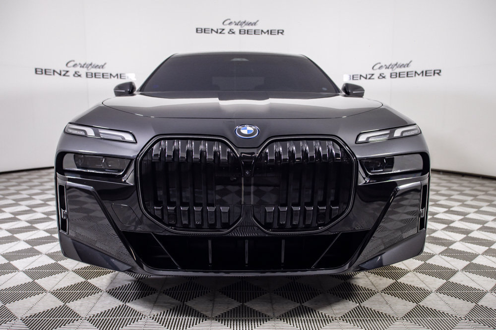 Used 2026 BMW i7 eDrive50 w/ M Sport Package RWD image 5