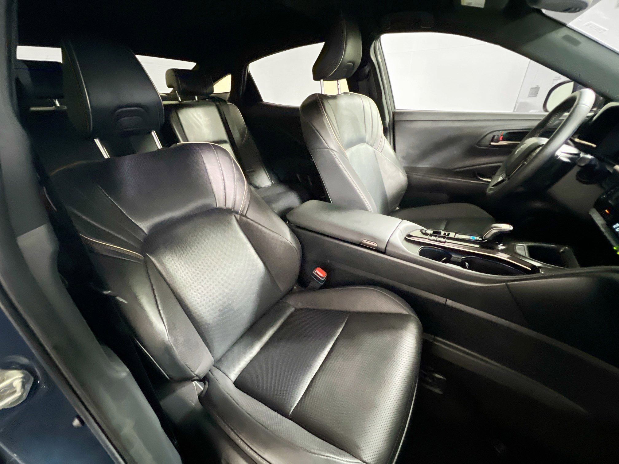 Used 2025 Toyota Crown XLE image 31