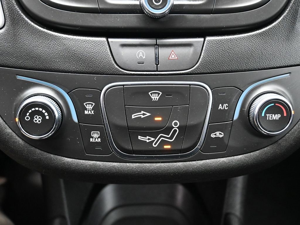 Used 2023 Chevrolet Malibu LS image 23