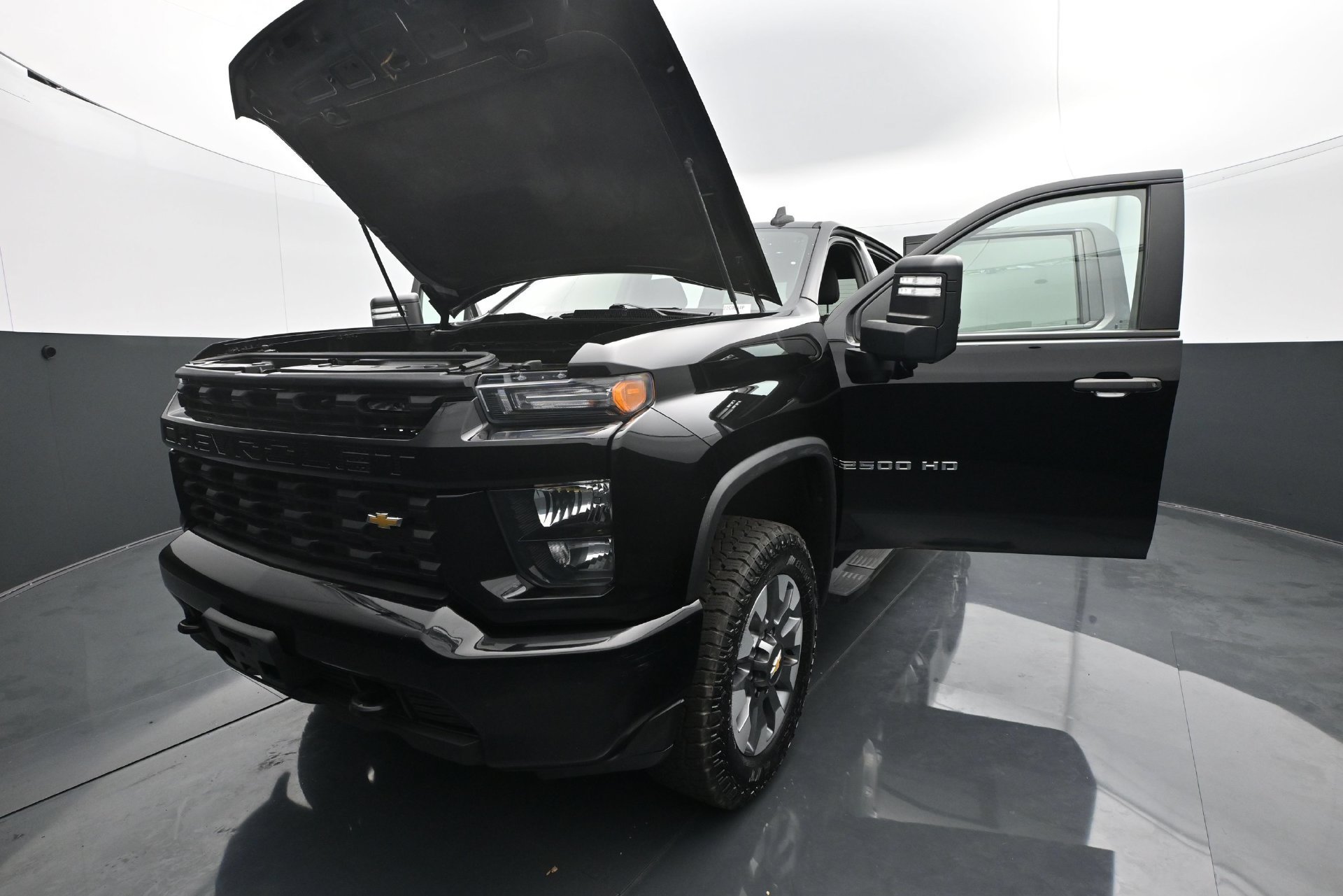 Used 2022 Chevrolet Silverado 2500 Custom w/ Custom Value Package AWD/4WD image 27