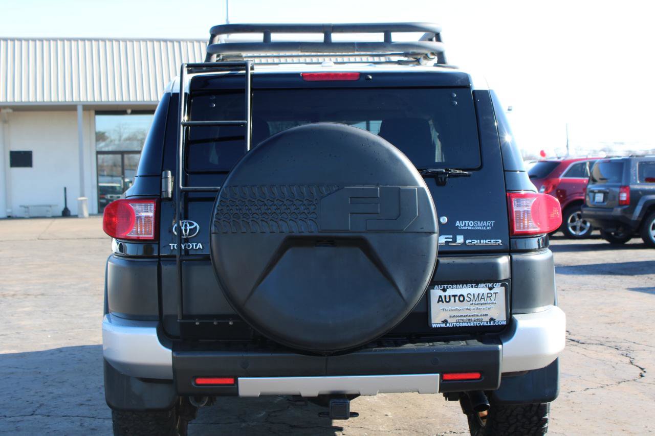 Used 2011 Toyota FJ Cruiser 4WD w/ Upgrade Pkg image 5